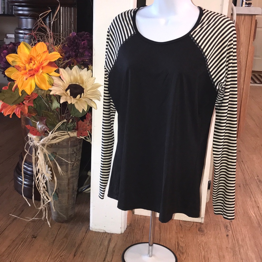 Athleta Striped Top Sz Lg New no tags